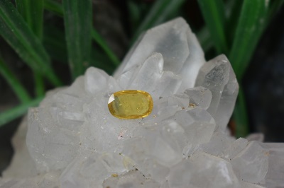 یاقوت زرد