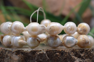 رشته مروارید باروک