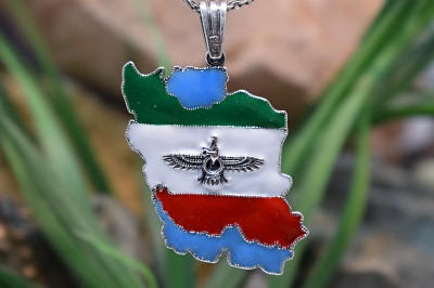 مدال گردن اویز نقره با طرح نقشه ایران